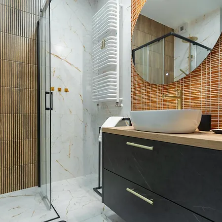 Spodek Lavish Apartman