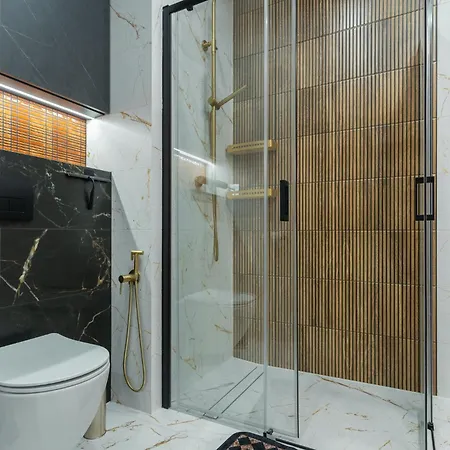 Spodek Lavish Apartman